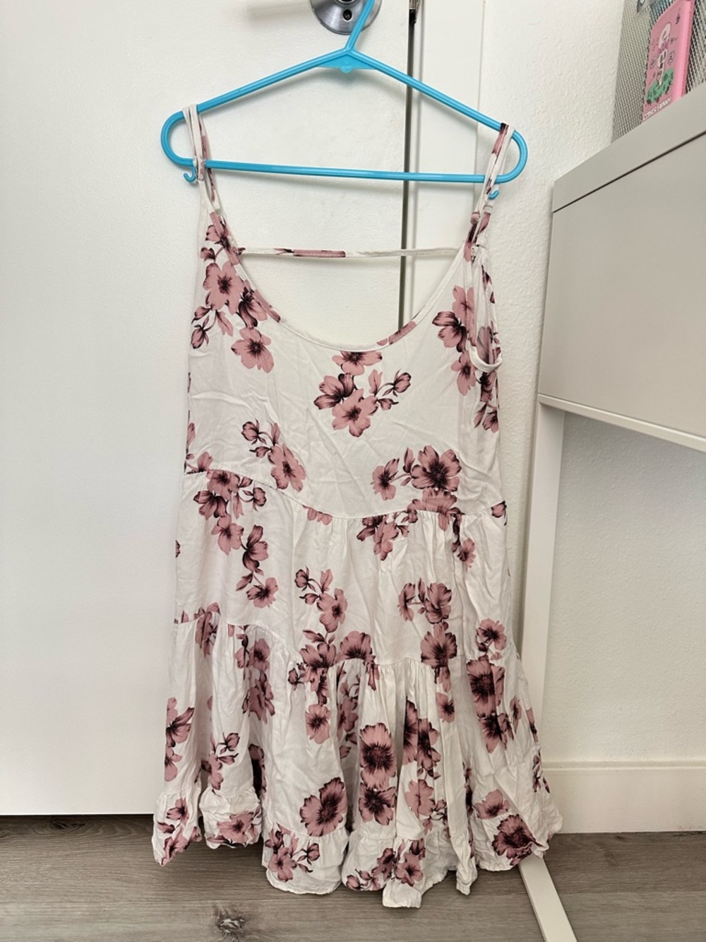 White Sleeveless Floral Sundress with Pink Blooms